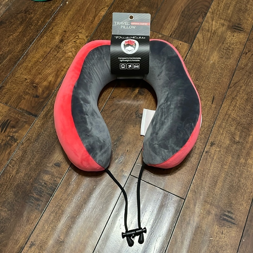 Frida Kahlo Neck Travel Pillow Neck Support Airplane Car NWT Memory Foam